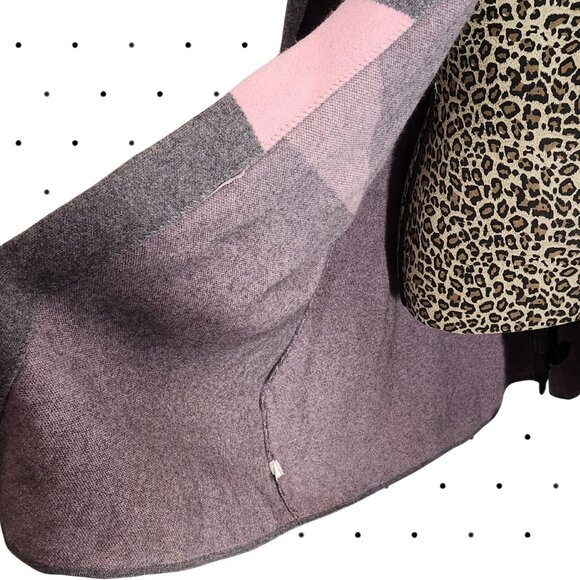 Pink and Grey warm cape with arm holes - Picture 3 of 4